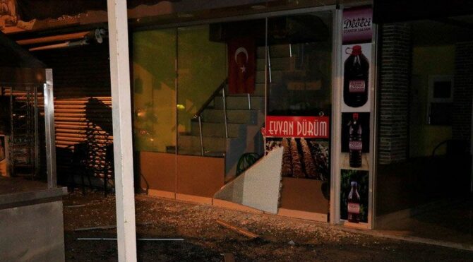 Adana'da kebapçıya kalaşnikofla saldırı düzenlendi