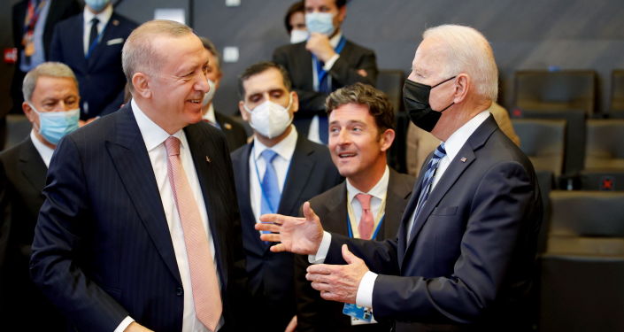 Bloomberg: Erdoğan'ın S-400 konusunda duruşlarının değişmediğini söylemesiyle Türk lirasının değer kaybı arttı
