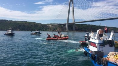 İstanbul Boğazı'nda yük gemisi ile balıkçı teknesi çarpıştı: 2 kişi hayatını kaybetti