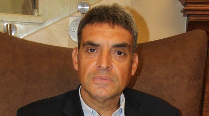 Umut Oran'dan CHP'de yaşanan istifalara tepki: ‘Görünce içim cız ediyor’