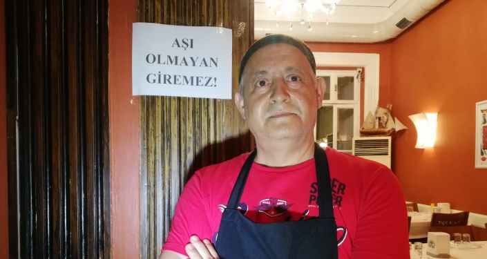 İzmir'de bir restoran kapısına 'aşı olmayan giremez' yazdı