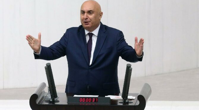 CHP'li Özkoç’tan, “Laiklik anayasadan çıkarılmalı” diyen m AKP'li Resul Tosun’a tepki