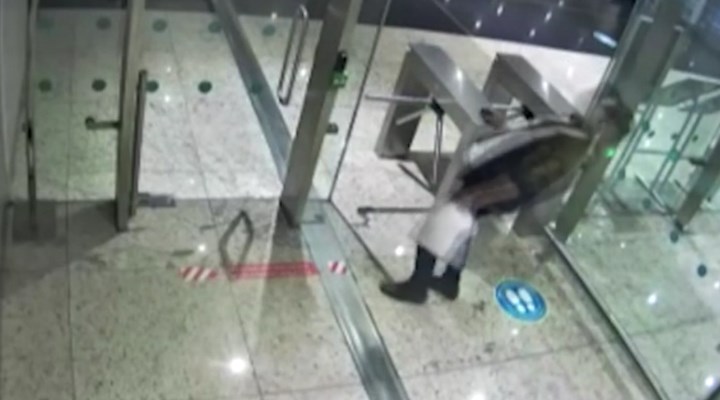 İstanbul Havalimanı'nda midesinde kokain kapsülü patlayan Ekvador uyruklu kurye öldü
