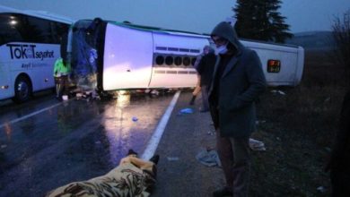 Amasya'da yolcu otobüsü devrildi: 1 ölü, 19 yaralı