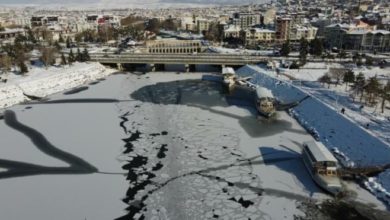 Beyşehir Gölü dondu, sıcaklık eksi 16 dereceye düştü