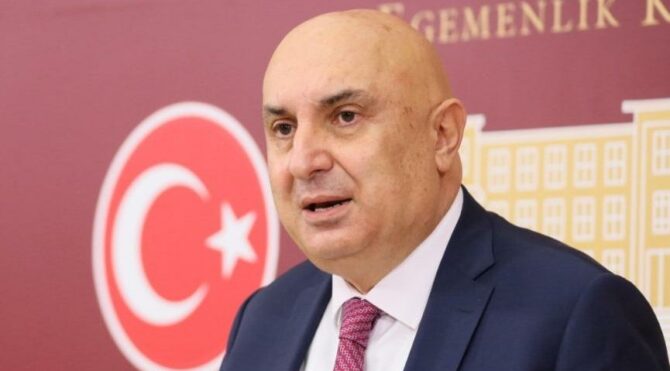 CHP'li Özkoç: Bakanın kardeşini soruşturun