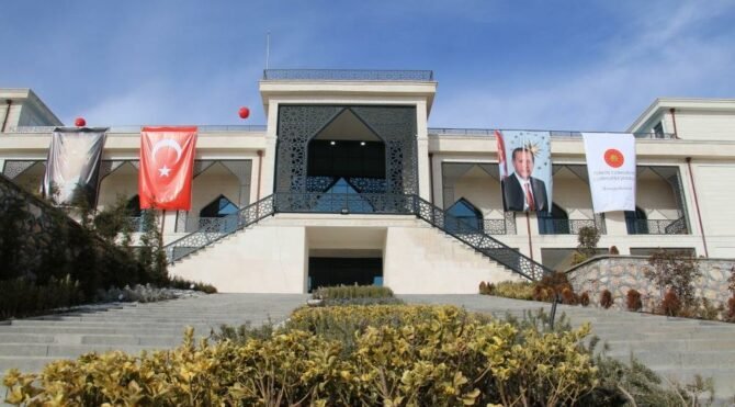 Devletin parasıyla yapılan Gençlik Merkezi, AKP'lilere tahsis edildi