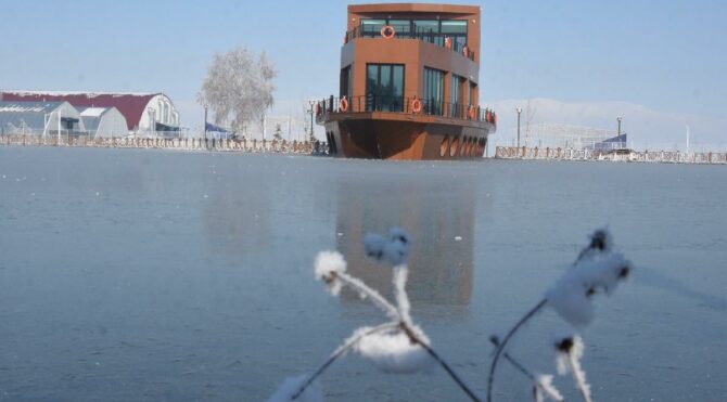 Doğu Anadolu Bölgesi'ni buz tuttu!