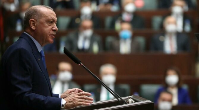 Erdoğan: Biz tevazu ehli olmaya mecburuz