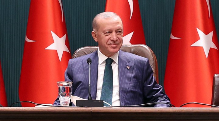 Erdoğan'ın açıkladığı asgari ücret 24 saat dayanmadı