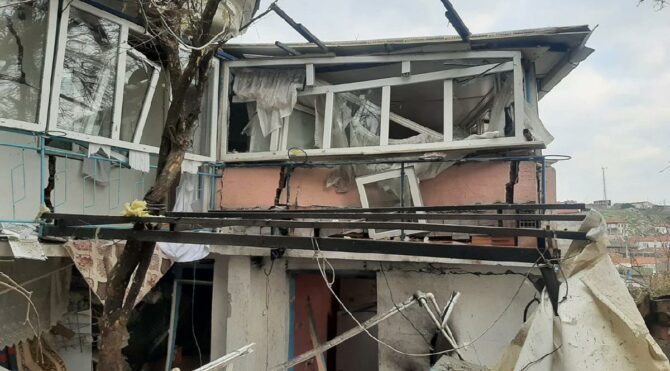 Feci patlama sonrası 8 evde hasar oluştu