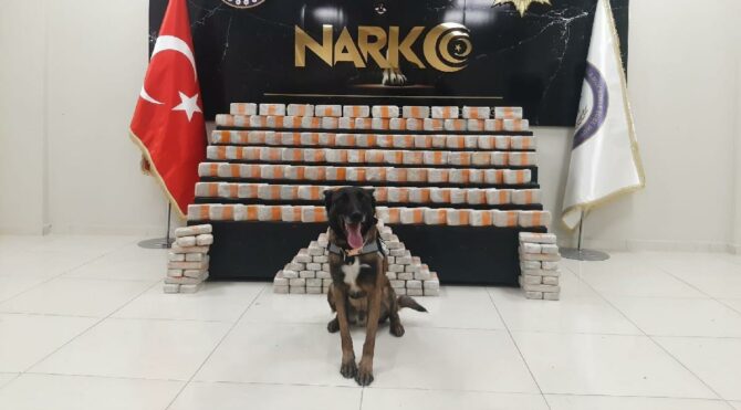 İpekyolu'nda 104 kilo eroin yakalandı