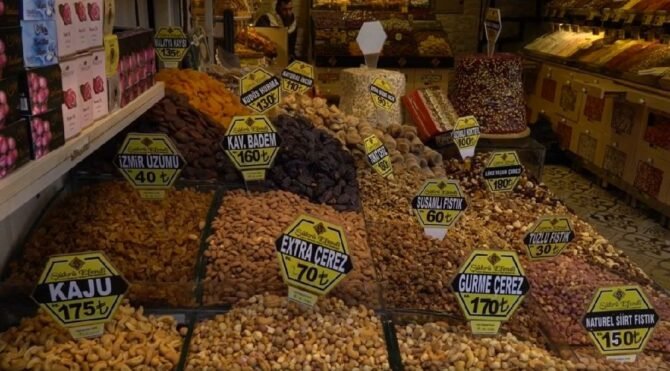 Yılbaşı alışverişlerinde geçen yıla göre düşüş