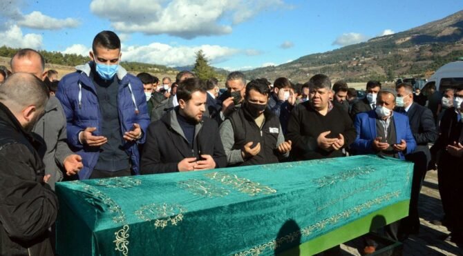 Yurtta katledilen öğrenci Mehmet toprağa verildi