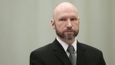 77 insanın katili Breivik, duruşmaya Nazi selamıyla çıktı