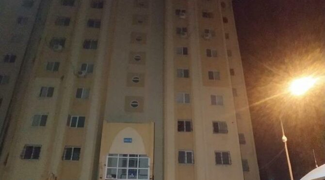 Apartmanın elektrik panosundaki kabloları kesip kaçtı!