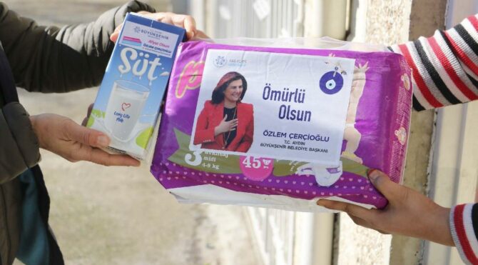 Aydın Büyükşehir Belediyesi'nden bebek bezi ve süt desteği!