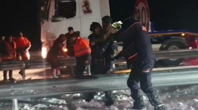Diyarbakır-Siverek yolundaki vatandaşlar tahliye edildi