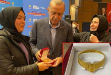 Erdoğan'dan öğrenciye altın bilezik hediyesi