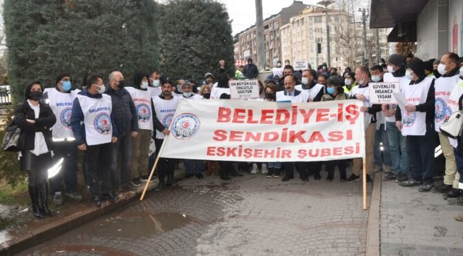 Eskişehir'de belediye işçileri taleplerini haykırdı