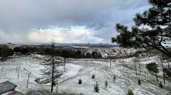 İstanbul'da kar yağışı devam ediyor