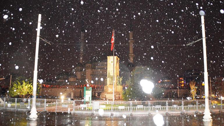 İstanbulda kartpostallık görüntüler Kar yağışı aralıklarla devam etti