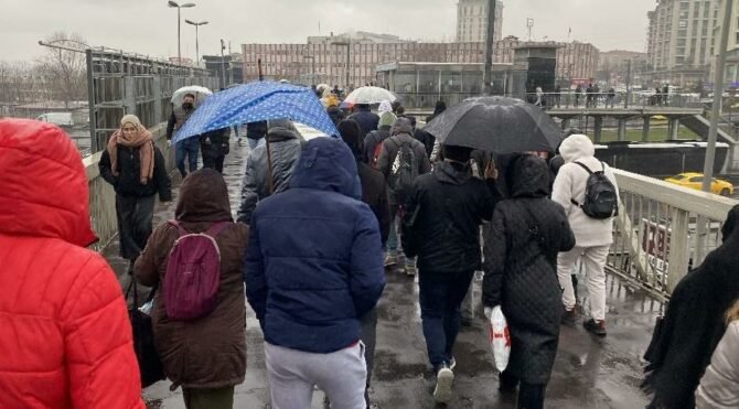 İstanbul'da kuvvetli yağmur!