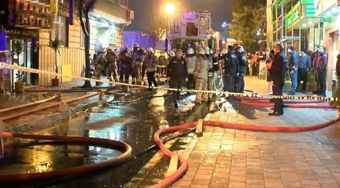 İstanbul'da yangın: Can pazarı yaşandı!