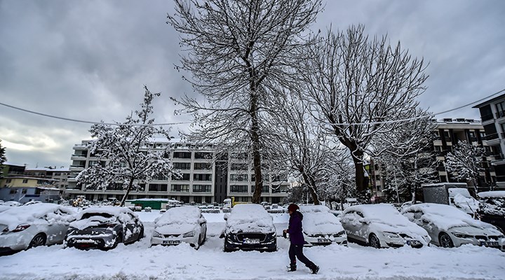 Kar yağışının perşembe günü İstanbul'u terk etmesi bekleniyor