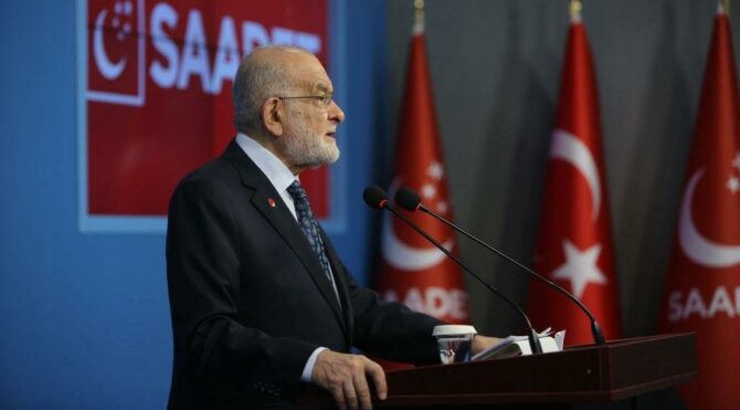 Karamollaoğlu: Akaryakıta getirdiği zamlarla büyükşehirlerdeki trafik sorununu çözecek gibi görünüyor(!)