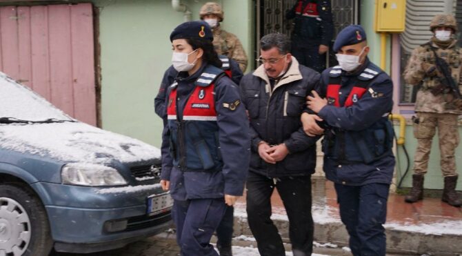 Kastamonu’daki FETÖ operasyonunda 3 şahıs gözaltına alındı
