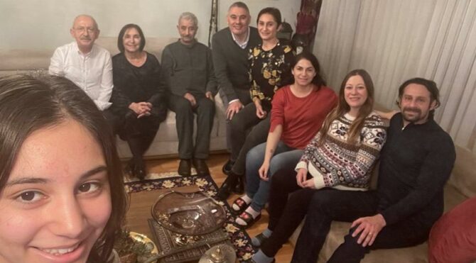 Kılıçdaroğlu'ndan 'aile fotoğraflı' kutlama