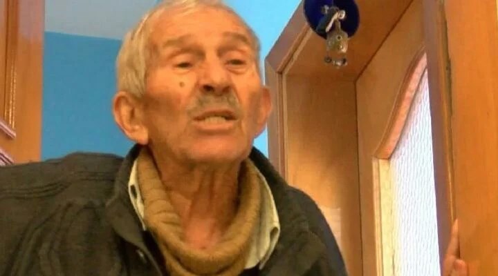 Kiracısının kapısını baltayla kıran 93 yaşındaki ev sahibi: Tekrar yapacağım