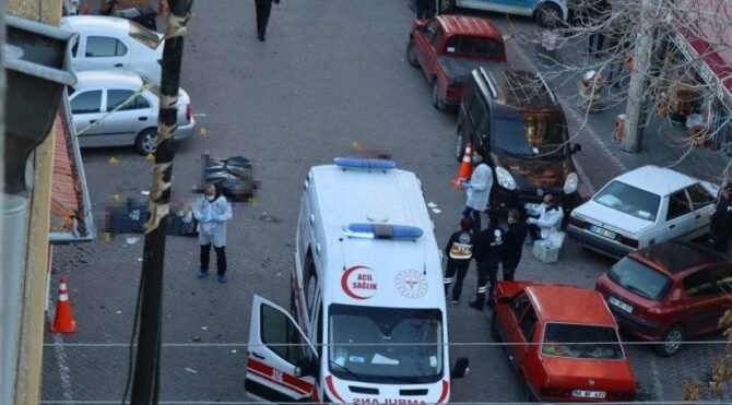 Miras yüzünden sokak ortasında yaşanan dehşet!