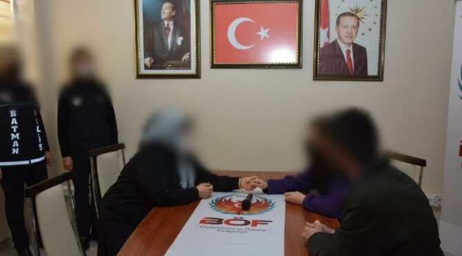 PKK'dan kaçan 2 terörist, teslim oldu