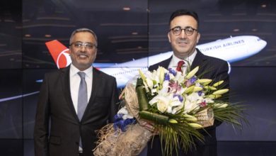 THY'de istifa eden İlker Aycı görevi Ahmet Bolat'a törenle devretti