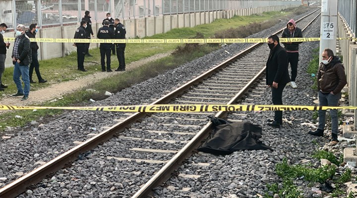 Tren yolundan geçmeye çalışan yaşlı adam, lokomotifin çarpmasıyla yaşamını yitirdi