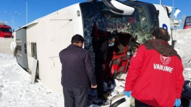 Van’da otobüs devrildi: Yaralılar var!