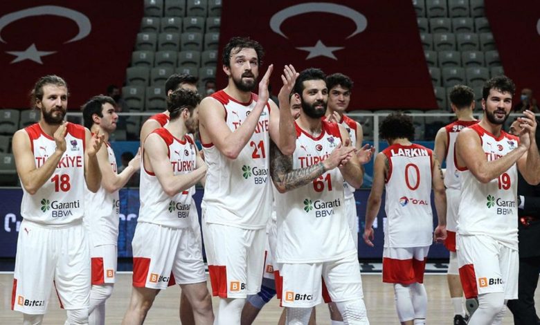 12 Dev Adam parkede! Türkiye - Yunanistan basketbol maçının 18 kişilik kadrosu belli oldu