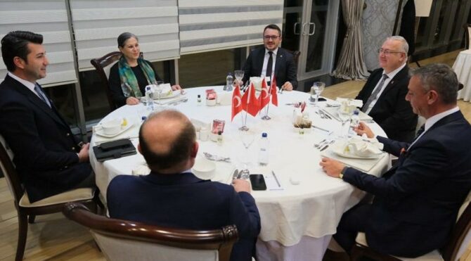 6 siyasi partinin Ankara il başkanları bir araya geldi