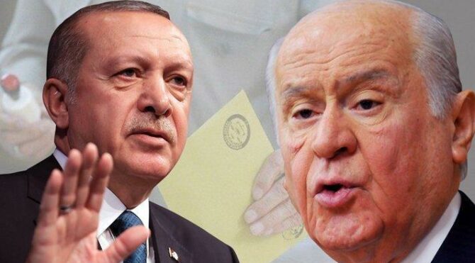 AKP ve MHP'li seçmenler de ekonominin kötü yöneltildiğini düşünüyor