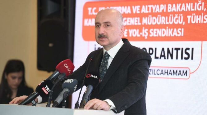 Bakan Karaismailoğlu'ndan '2.5 milyar Euro'luk 'yeni Türkiye' mesajı!
