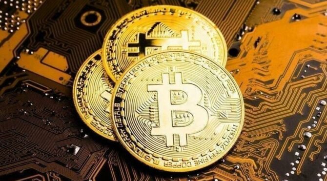 Bitcoin'in kaderi iki faktöre bağlı