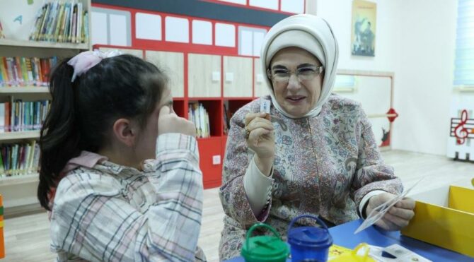 Emine Erdoğan, Bebek Kütüphanesi'nin açılışını gerçekleştirdi