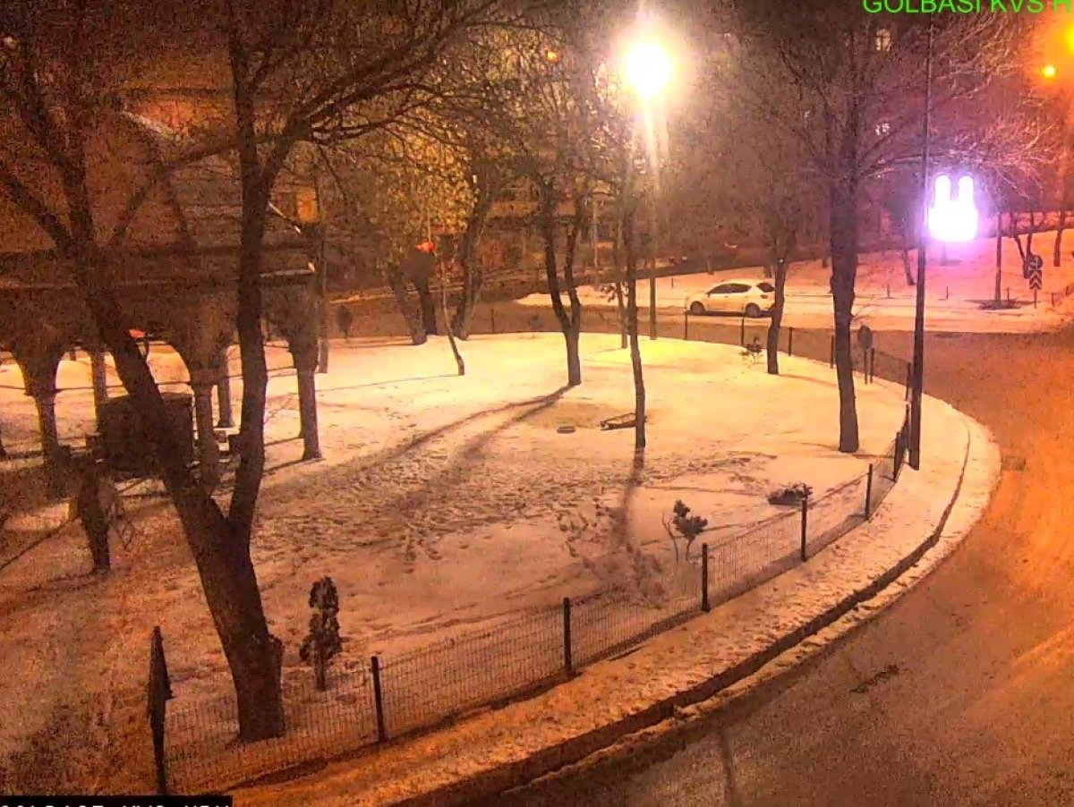 Erzurum’da eşine kızdı, kameraları parçaladı #1