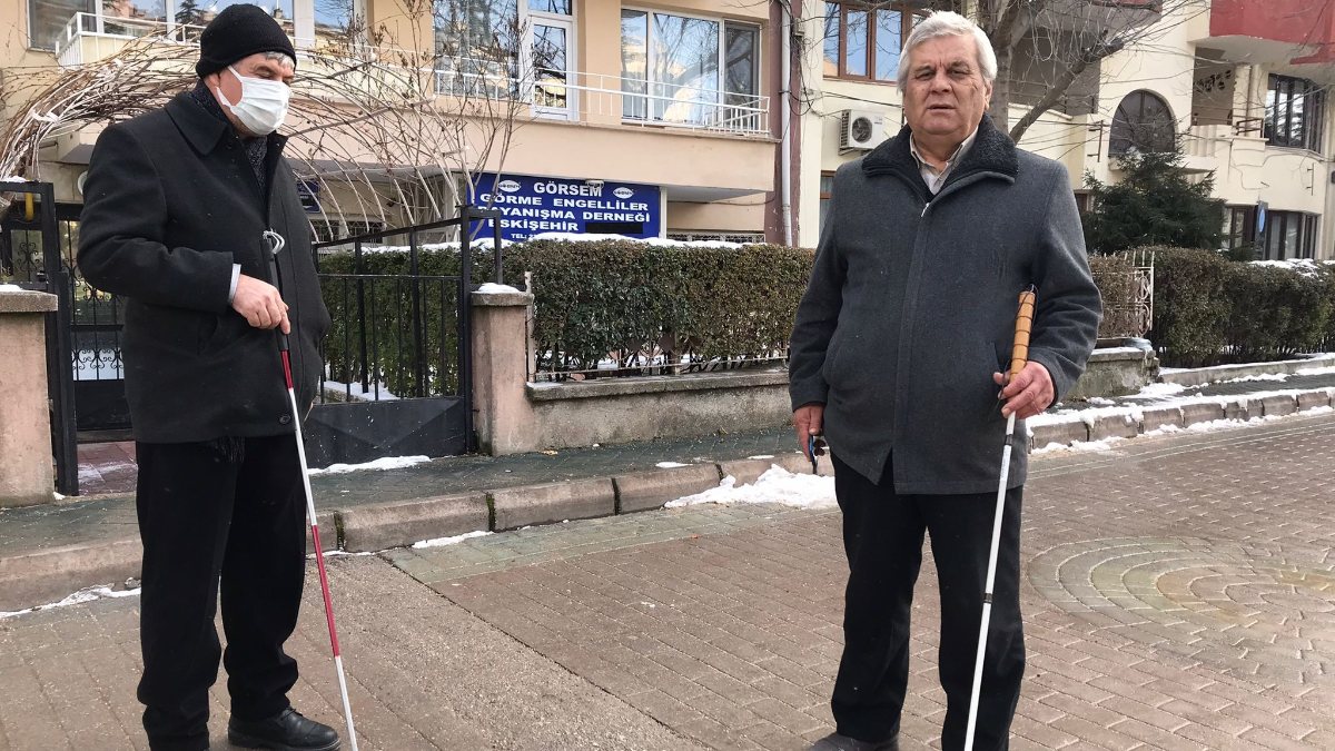 Eskişehir'deki görme engelli vatandaşların 'sarı çizgi' şikayeti