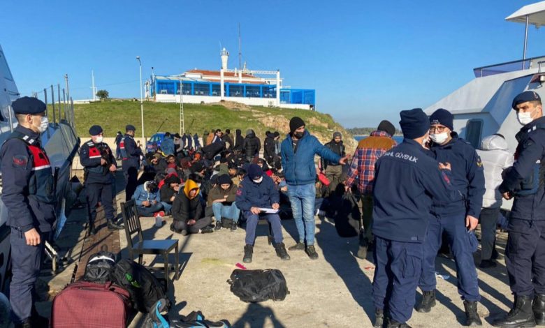 İzmir’de, 226 kaçak göçmen ile 10 organizatör yakalandı