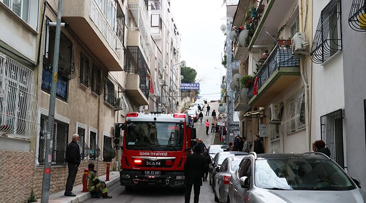 İzmir'de evde yangın: İki genç hayatını kaybetti