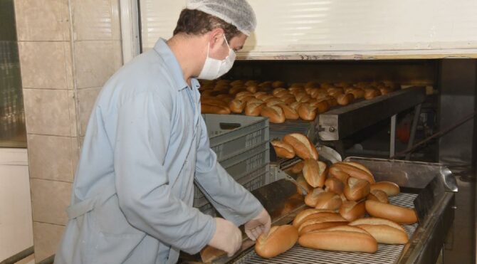 Karatay Belediyesi, halk ekmek fiyatlarını düşürdü