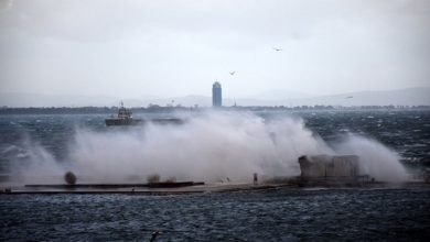 Marmara, Ege ve Doğu Akdeniz'de fırtına beklendiği bildirildi.